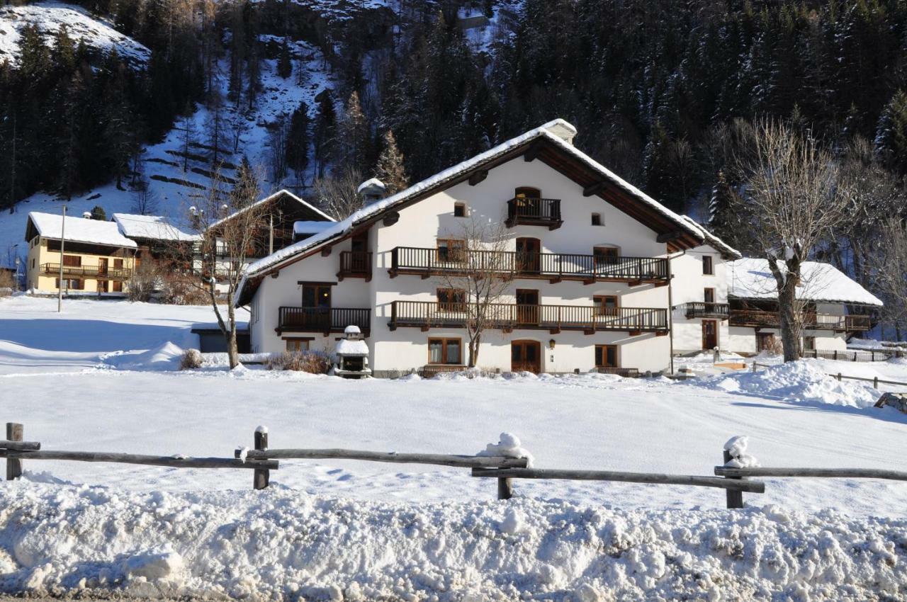 Flora Alpina Apartments-Residenza Verdebjo Gressoney-Saint-Jean Exterior foto